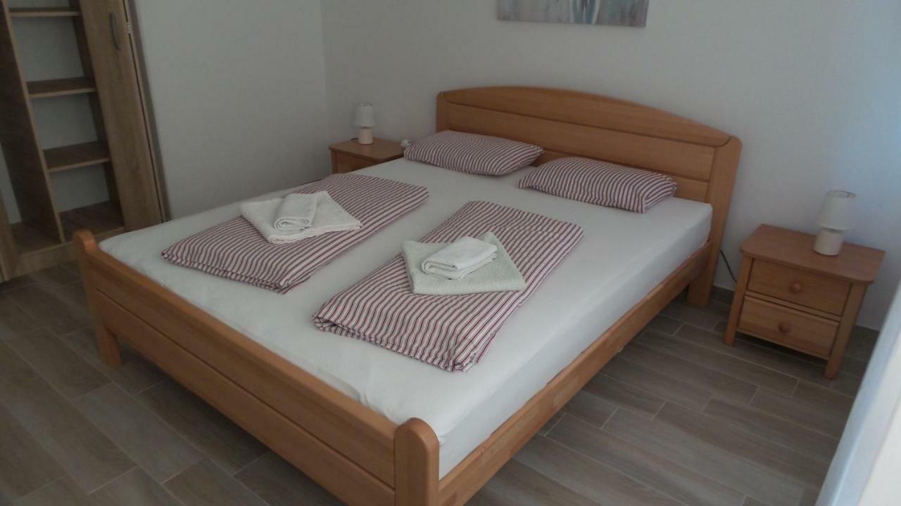 Apartments Antonio Rogoznica  Luaran gambar